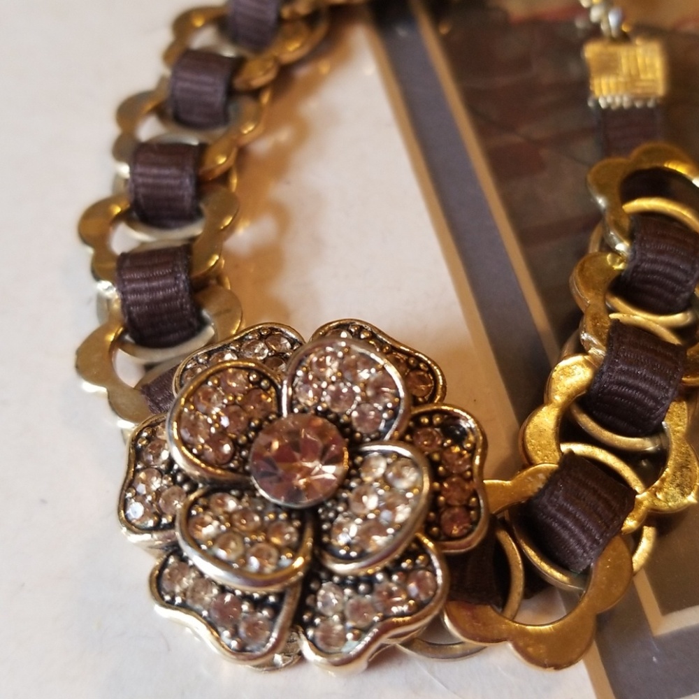 Rhinestone Flower Jewelry Set - Picture 7 of 8